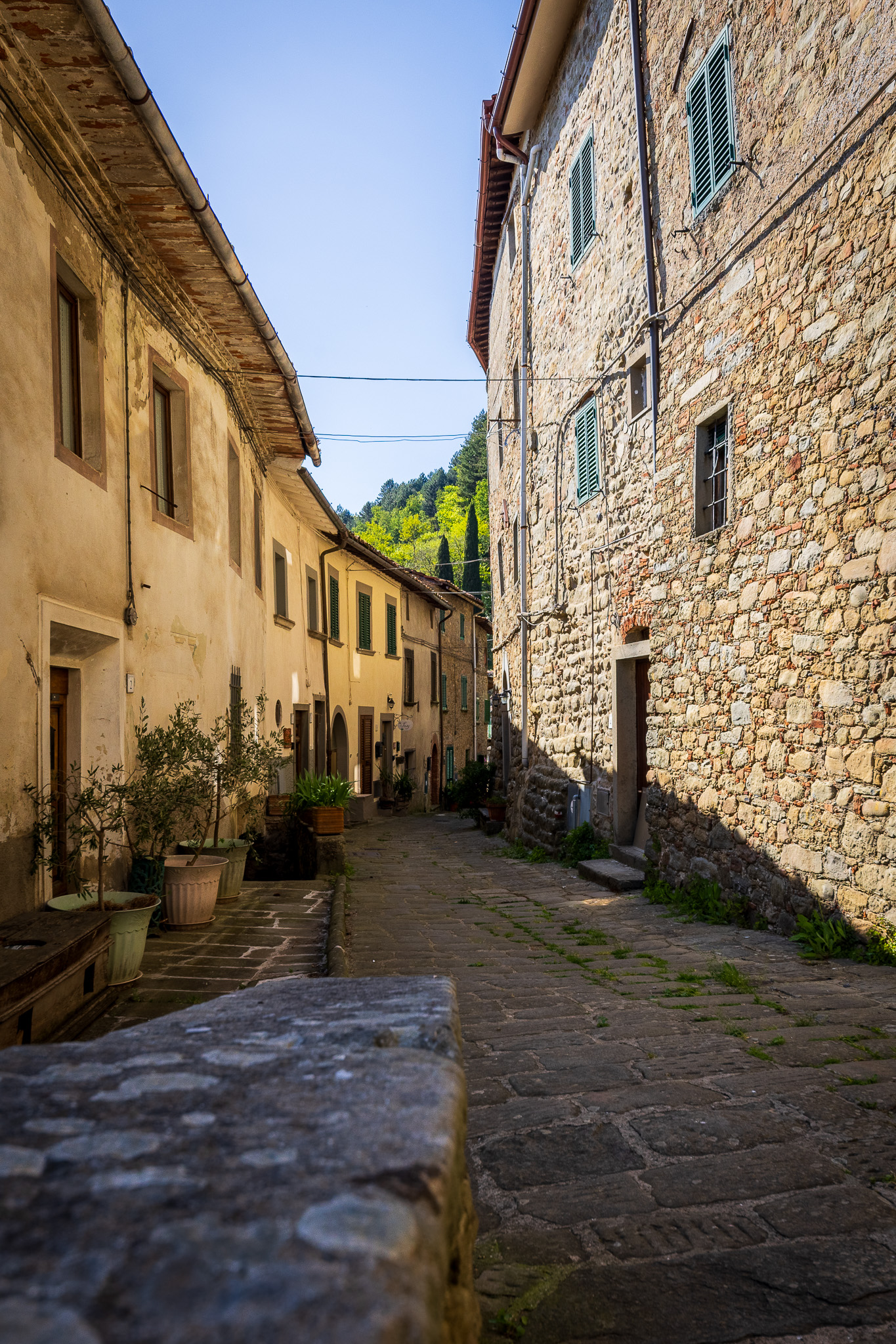 Vicoli e case in pietra del borgo